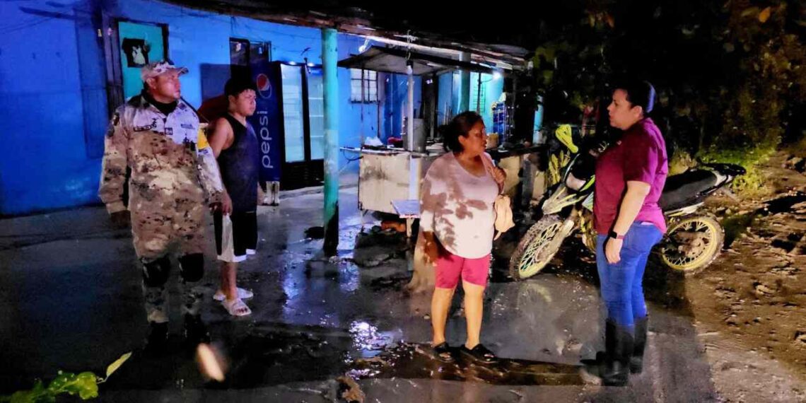 Evacúan pobladores del ejido El Limón ante crecida del río en El Mante, Tamaulipas