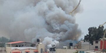 Explosión por pirotecnia clandestina sacude vivienda en Tultepec