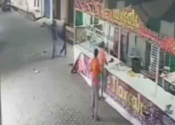 Explosión por tanque de gas desata pánico en fiesta patronal de Zaragoza, Puebla