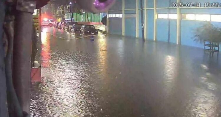 Fuertes lluvias provocan inundaciones en Tláhuac