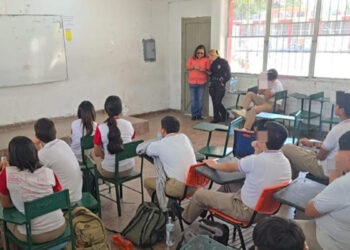 Guardia Estatal de Género lleva pláticas preventivas a escuelas de Tampico