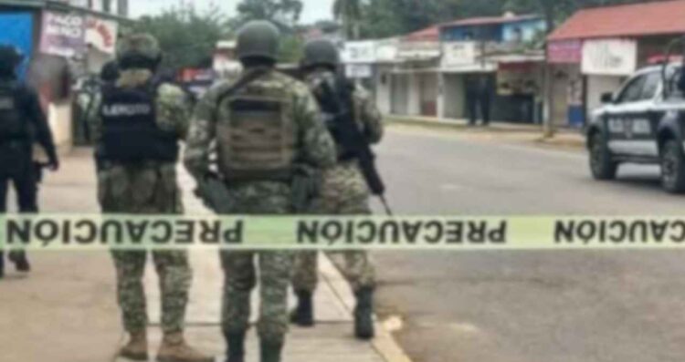 Hallan a dos hombre Cosolapa