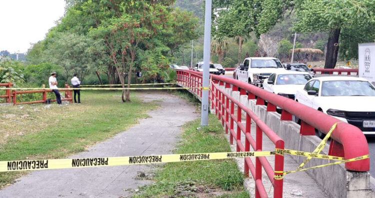Hallan cuerpo de mujer en registro pluvial de San Pedro Garza García, Nuevo León