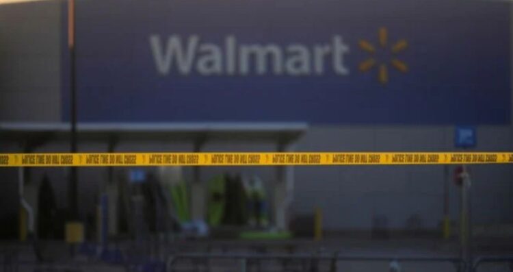 Hombre apuñala a 11 personas en tienda Walmart; hay víctimas graves