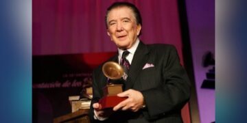 Homenaje Roberto Cantoral en Madero