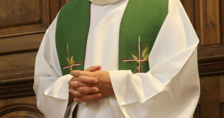 sacerdotes crimen organizado