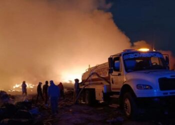 Incendio en el Bordo de Xochiaca moviliza a cuerpos de emergencia en Nezahualcóyotl