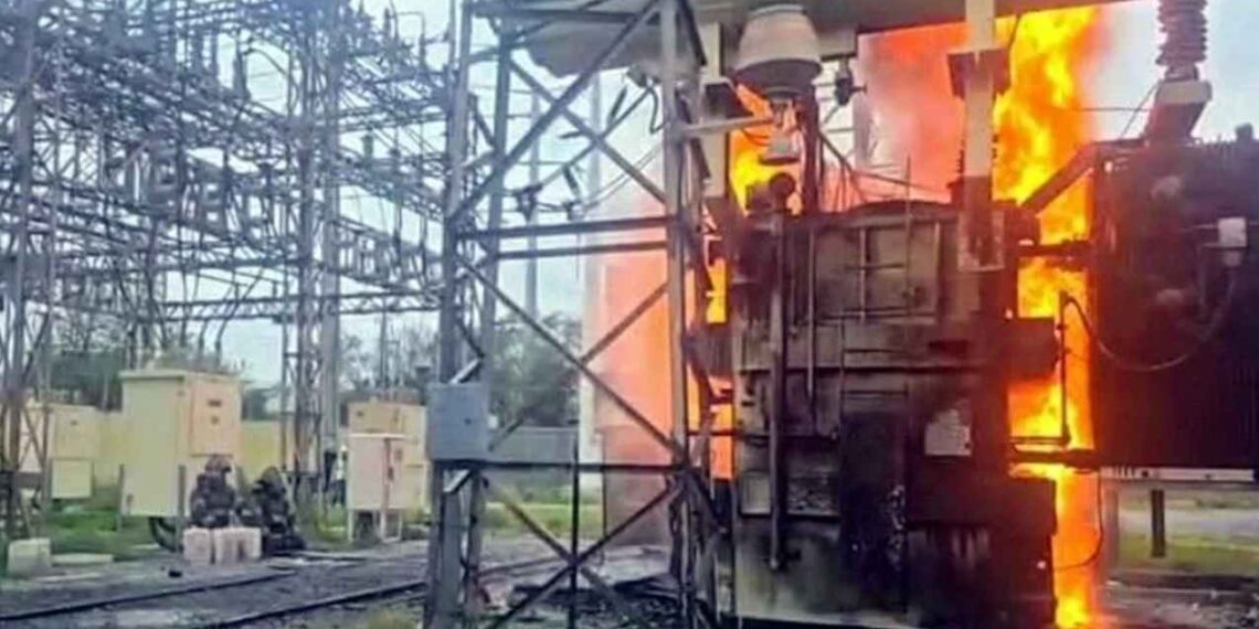 Incendio en subestación provoca apagon en distintos sectores de San Nicolás y Escobedo, Nuevo León