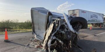accidente frontal carretera libre Nuevo Laredo