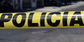 Joven conductora provoca accidente al pasarse el alto en Nuevo Laredo, Tamaulipas