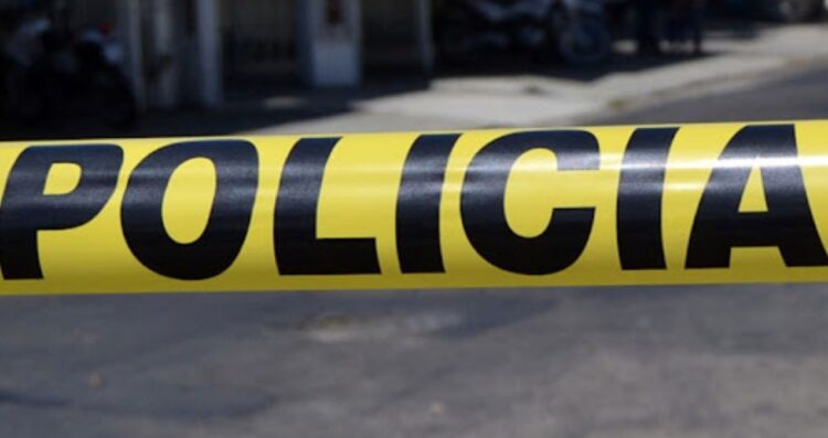 Joven conductora provoca accidente al pasarse el alto en Nuevo Laredo, Tamaulipas