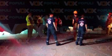 Joven en aparente estado de ebriedad se arroja de la escollera en Playa Miramar al Río Pánuco