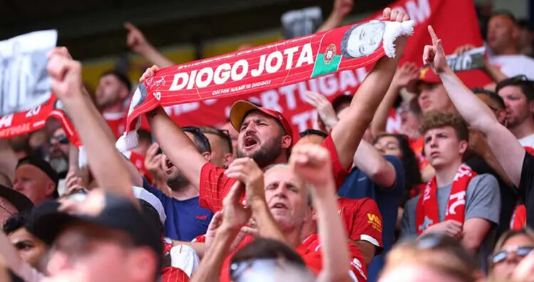 Liverpool rinde emotivo homenaje a Diogo Jota en su primer partido tras su muerte