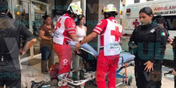 Madre e hijo agreden a golpes a promotores de telefonía celular en Cd. Victoria, Tamaulipas