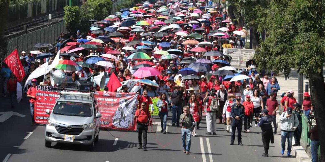 Maestros de la CNTE realiza nueva marcha en Ciudad de México