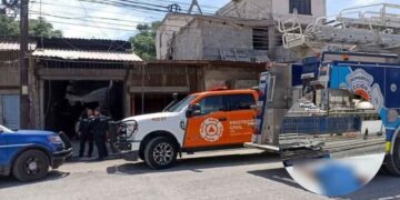 Masculino fallece al recibir una descarga eléctrica tras tocar cables de alta tensión en San Nicolás, NL