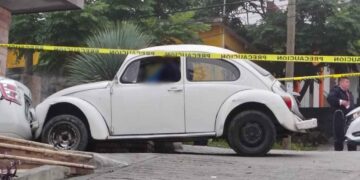 Masculino se impacta contra un vehículo y muere tras sufrir un presunto infarto en Guadalupe, NL
