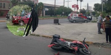 Motociclista queda herido al intentar ganarle el paso a un vehículo en Monterrey, NL