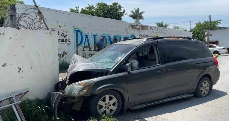 Muere plomero al volante tras presunto infarto en Ciudad Victoria, Tamaulipas