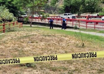 Mujer hallada muerta en canal de San Pedro, Nuevo León, aún no ha sido identificada