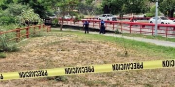 Mujer hallada muerta en canal de San Pedro, Nuevo León, aún no ha sido identificada
