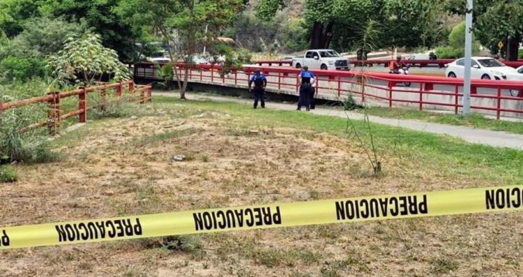 Mujer hallada muerta en canal de San Pedro, Nuevo León, aún no ha sido identificada