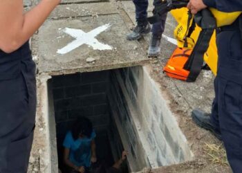 Mujer resulta herida tras caer en tumba de panteón en Marín, Nuevo León