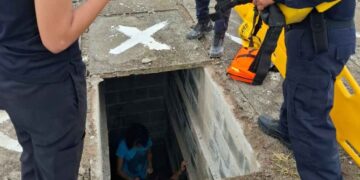 Mujer resulta herida tras caer en tumba de panteón en Marín, Nuevo León