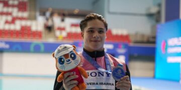Osmar Olvera gana plata en el Mundial de Natación de Singapur 2025