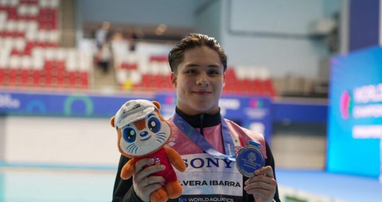Osmar Olvera gana plata en el Mundial de Natación de Singapur 2025