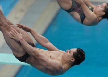 Osmar Olvera roza el podio en trampolín mixto del Mundial de Singapur