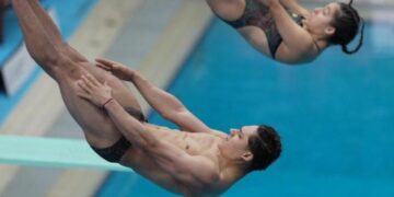 Osmar Olvera roza el podio en trampolín mixto del Mundial de Singapur