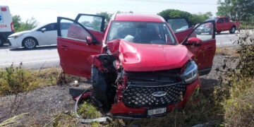 Viajeros sufren accidente automovilístico en la Victoria-Matamoros
