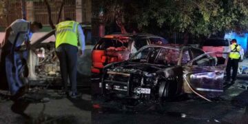 Patrulla de la policía de Monterrey se incendia en la colonia Moderna