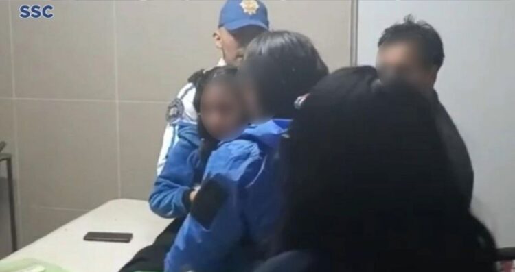 Policías auxiliares salvan a niña de atragantarse en estación Ciudad Deportiva del Metro CDMX