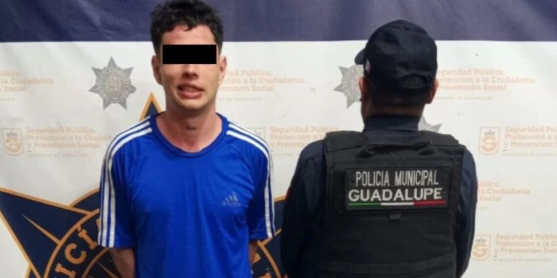 Policías rescatan a joven presuntamente retenida por su expareja en Guadalupe, NL