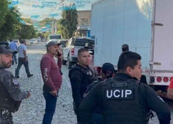 Recuperan camión robado Tlaquepaque