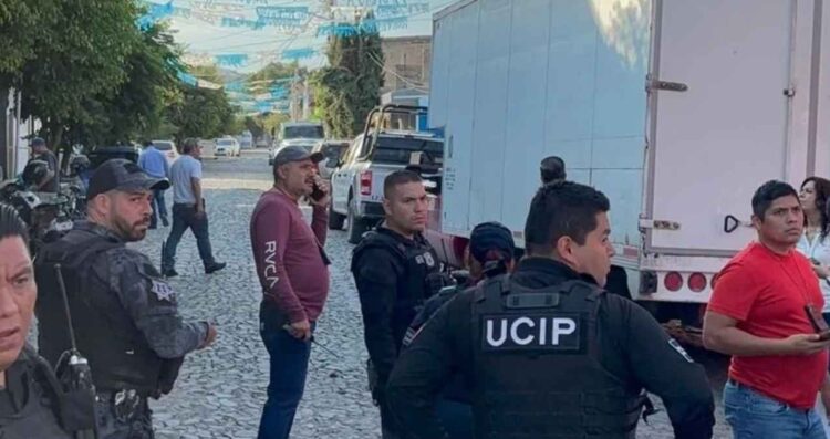 Recuperan camión robado Tlaquepaque
