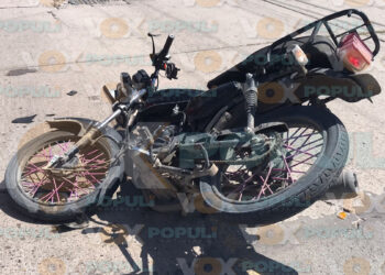 Repartidor choca contra auto al omitir un alto y termina herido en Cd. Victoria, Tamaulipas