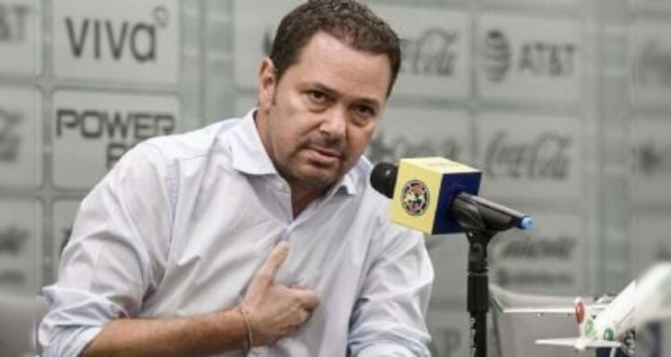 Santiago Baños refuerzos América