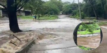 Se desborda el río San Marcos en la salida vieja a Tula, Tamaulipas debido a las fuertes lluvias