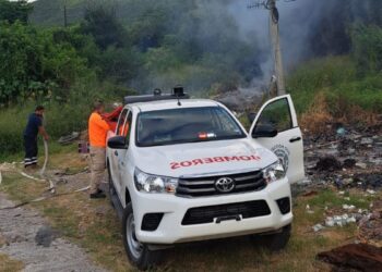Se incendia basurero clandestino en la carretera vieja a Tula en Cd. Victoria, Tamaulipas