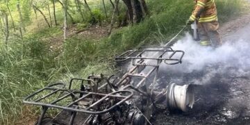 Se incendia cuatrimoto Galeana