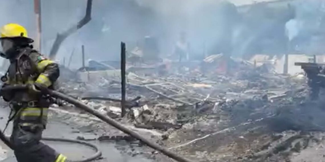 Se incendian tejabanes Santa Catarina