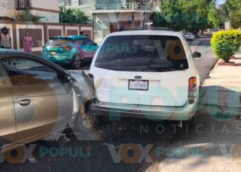 Se queda dormido al volante y choca contra camioneta estacionada en Cd. Victoria, Tamaulipas
