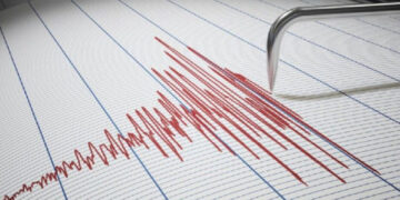 Sismo de 7.3 sacude Alaska y activa alerta por posible tsunami