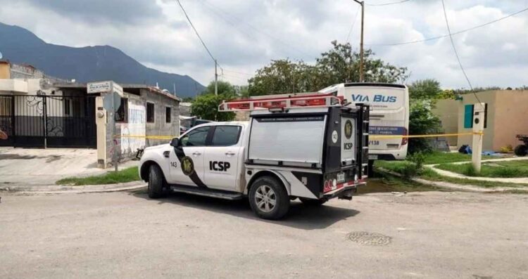 Sujeto estrangula a su esposa y se entrega ante las autoridades en El Carmen, Nuevo León