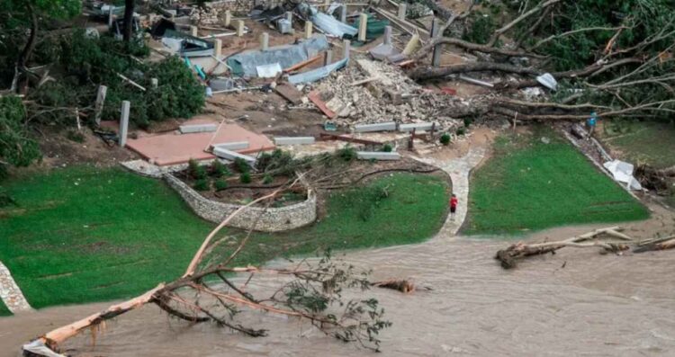 Texas bajo el agua 13 muertos y decenas desaparecidos tras lluvias e inundaciones