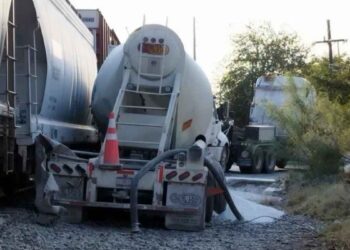 Tráiler cemento tren Santa Catarina
