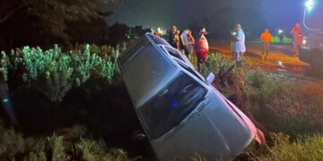 Tráiler provoca volcadura de camioneta en carretera Mante-Valles en Tamaulipas